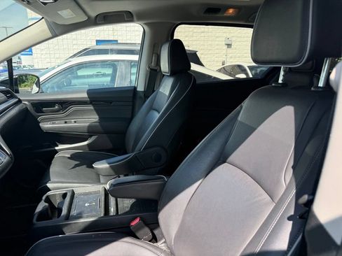 Used 2025 Honda Odyssey Touring image 9
