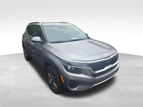 Used 2022 Kia Seltos S AWD/4WD image 5