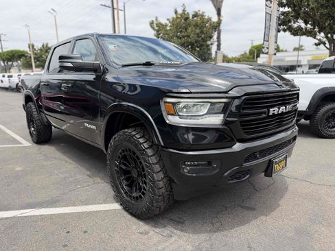 Used 2019 RAM 1500 Laramie AWD/4WD image 3