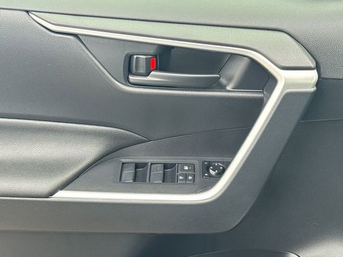 Used 2024 Toyota RAV4 LE image 34