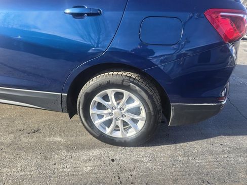 Used 2020 Chevrolet Equinox LT w/ Driver Convenience Package image 4