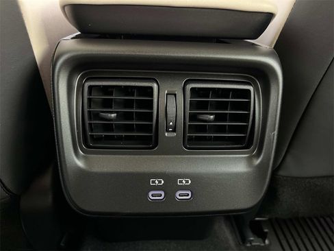 Used 2023 Toyota Crown XLE image 21