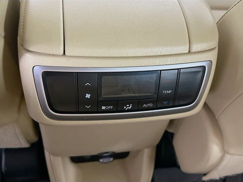 Used 2016 Toyota Highlander XLE AWD/4WD image 28