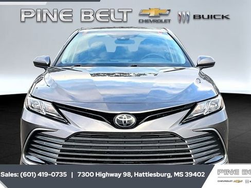 Used 2023 Toyota Camry LE image 3