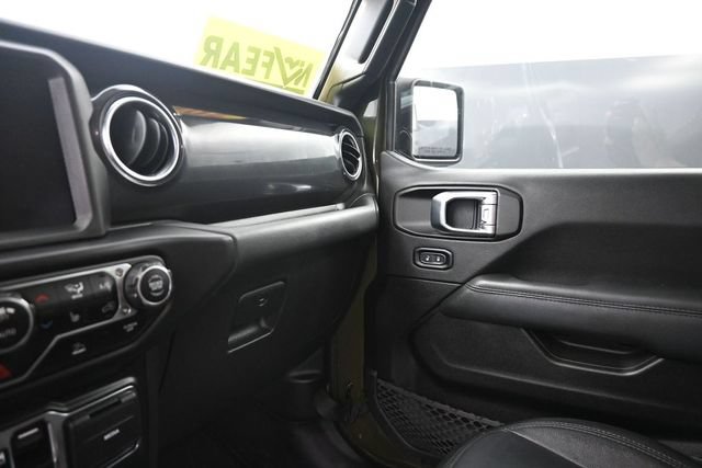 Used 2023 Jeep Wrangler Unlimited Sahara AWD/4WD image 31