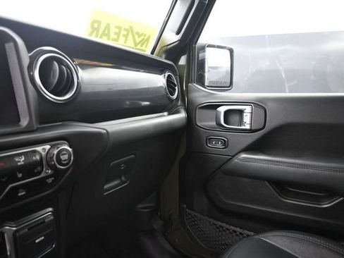 Used 2023 Jeep Wrangler Unlimited Sahara AWD/4WD image 31