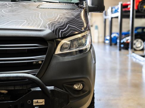 Used 2021 Mercedes-Benz Sprinter 2500 w/ Premium Plus Package image 18