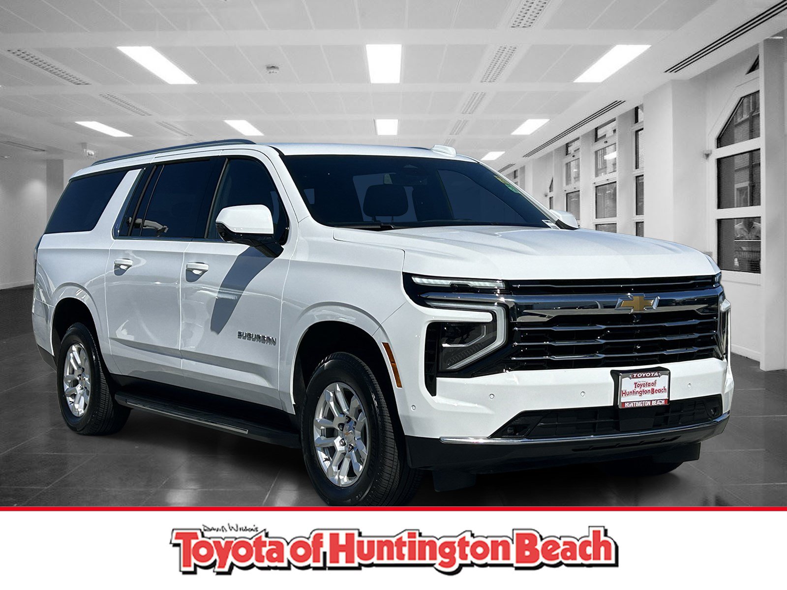 Used 2026 Chevrolet Suburban LT w/ Comfort Package AWD/4WD image 1