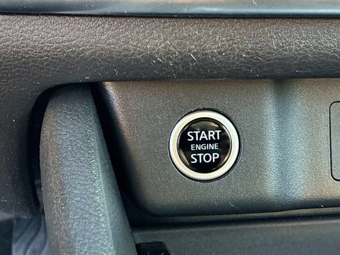Used 2023 Nissan Rogue SV AWD/4WD image 24