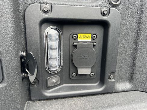 Used 2025 Ford Maverick Lariat w/ 4K Tow Package AWD/4WD image 44