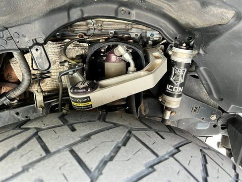 Used 2018 Toyota Tundra SR5 w/ TRD Off Road Package image 14