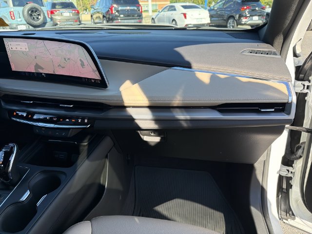 Certified 2024 Cadillac XT4 Luxury w/ Cold Weather Package AWD/4WD image 29