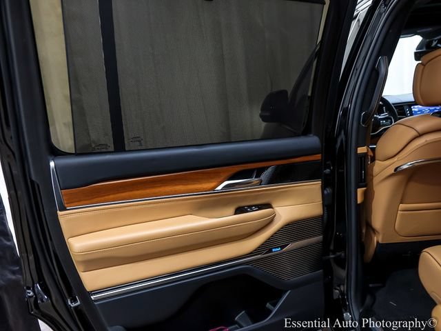 Used 2022 Jeep Grand Wagoneer Series III AWD/4WD image 27