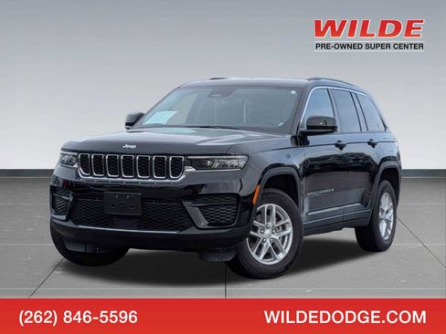 Used 2023 Jeep Grand Cherokee Laredo AWD/4WD image 1