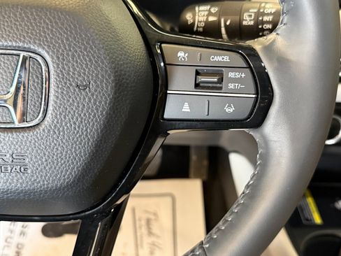 Used 2024 Honda HR-V EX-L image 11