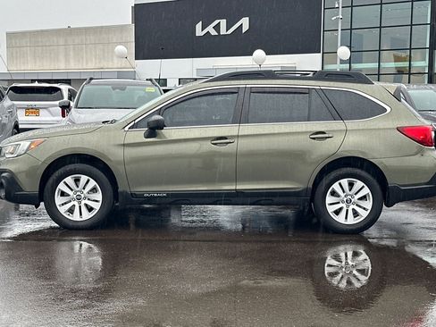 Used 2019 Subaru Outback 2.5i image 7
