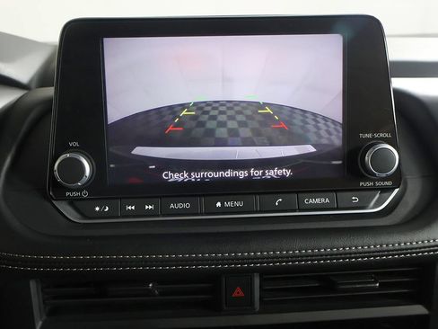 Used 2024 Nissan Rogue S AWD/4WD image 38