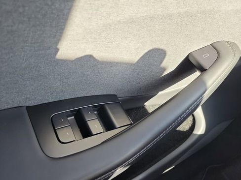 Used 2025 Tesla Model 3 Long Range RWD image 16