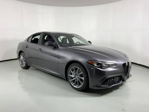 New 2026 Alfa Romeo Giulia AWD image 4