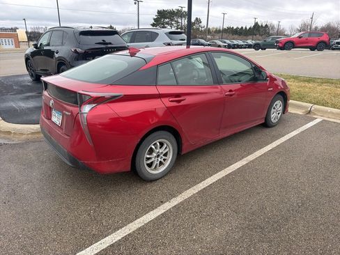 Used 2017 Toyota Prius One image 3