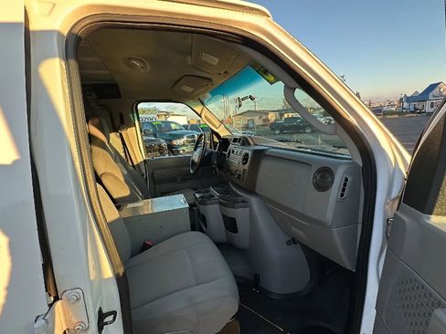Used 2011 Ford E-250 and Econoline 250 w/ PWR Group RWD image 12