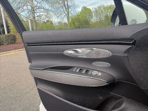 Certified 2026 Genesis GV70 2.5T Select AWD/4WD image 13