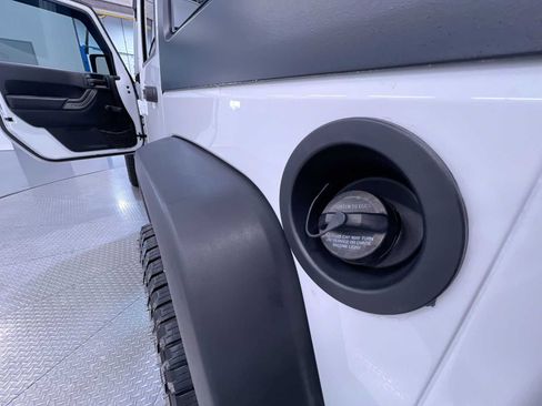 Used 2016 Jeep Wrangler Unlimited Sport w/ Connectivity Group AWD/4WD image 37