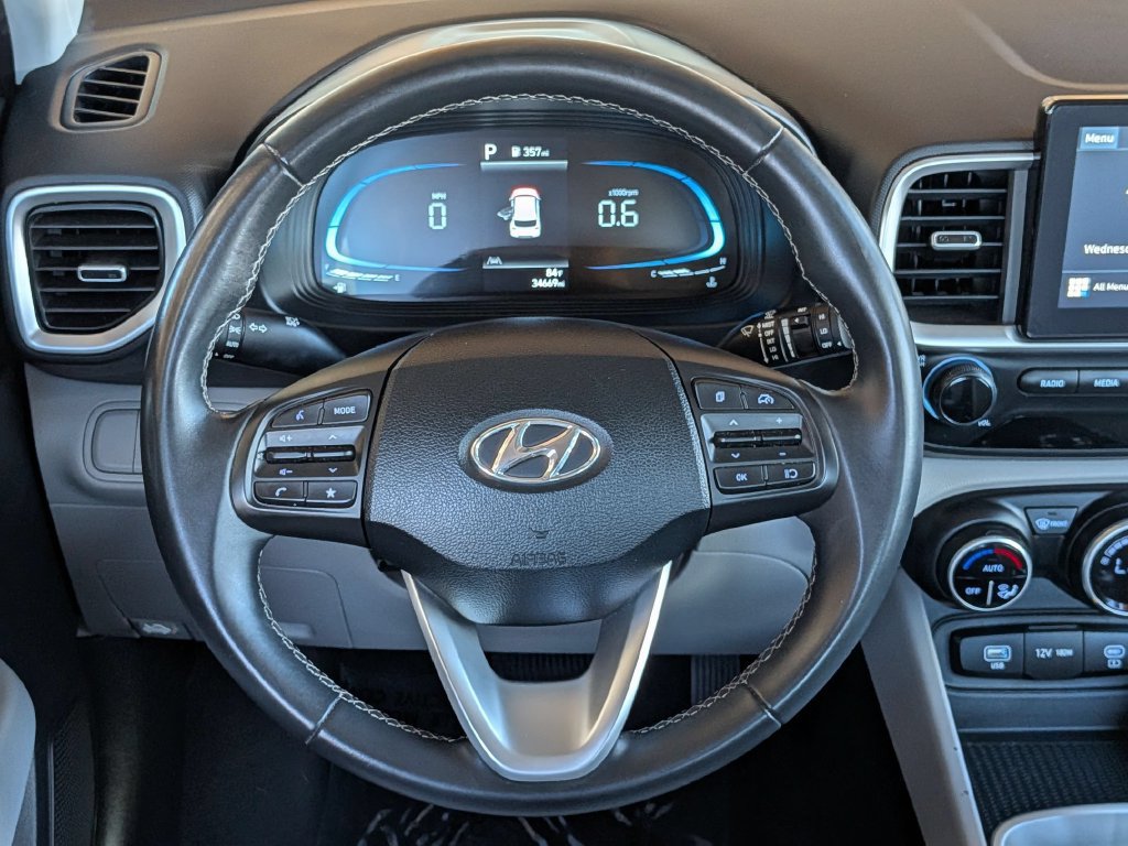 Used 2025 Hyundai Venue SEL FWD image 19
