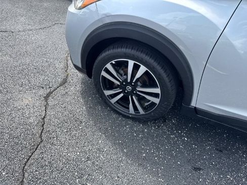 Used 2020 Nissan Kicks SV FWD image 8