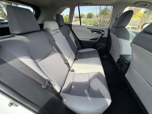 Used 2019 Toyota RAV4 XLE w/ Convenience Package FWD image 24