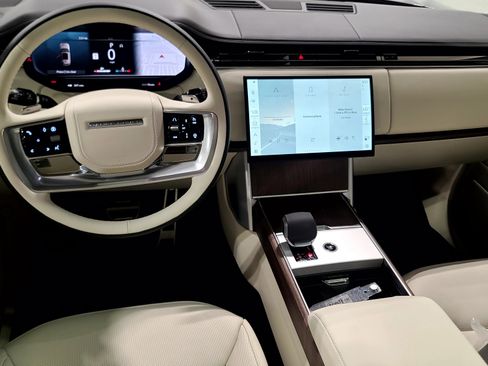 New 2026 Land Rover Range Rover Long Wheelbase SE image 5