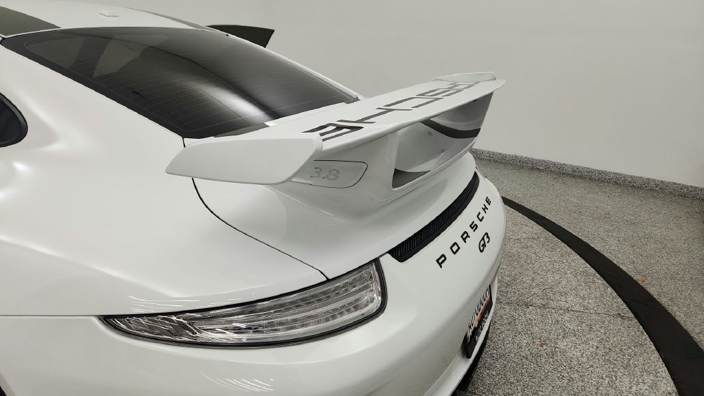 Used 2015 Porsche 911 GT3 RWD image 12