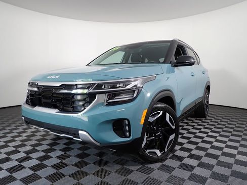 Used 2025 Kia Seltos SX AWD/4WD image 2
