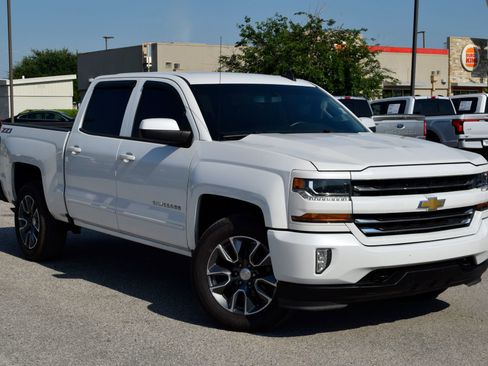 Used 2018 Chevrolet Silverado 1500 LT w/ All Star Edition AWD/4WD image 3