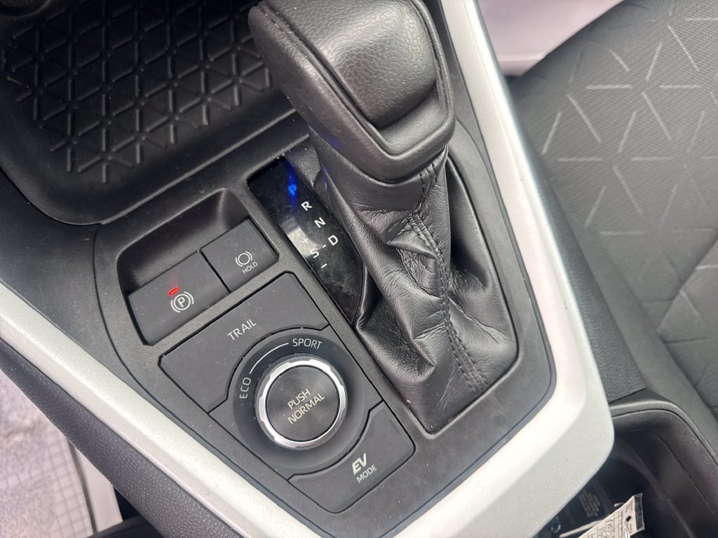 Used 2020 Toyota RAV4 XLE w/ Convenience Package AWD/4WD image 35
