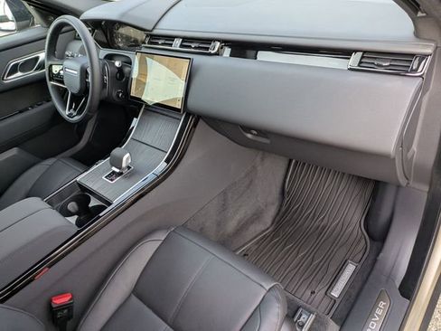 New 2026 Land Rover Range Rover Velar Dynamic SE image 19