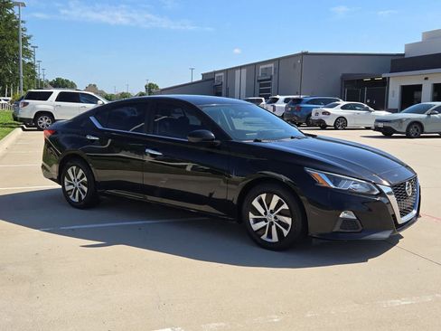 Used 2019 Nissan Altima 2.5 S FWD image 8