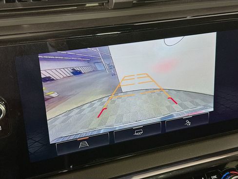 Used 2022 GMC Sierra 1500 AT4 w/ AT4 Preferred Package image 18