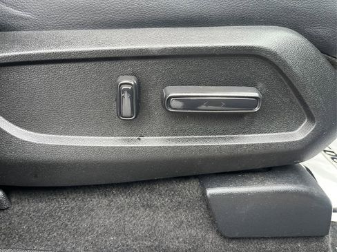 Certified 2023 Honda Pilot Touring image 35