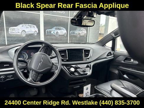 Used 2019 Chrysler Pacifica Limited w/ S Appearance Package FWD image 18