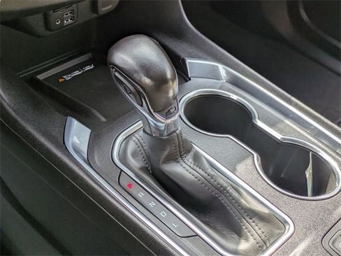 Used 2022 Chevrolet Traverse Premier image 25