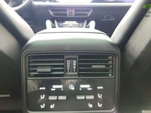 Used 2024 Porsche Cayenne Coupe AWD/4WD image 51