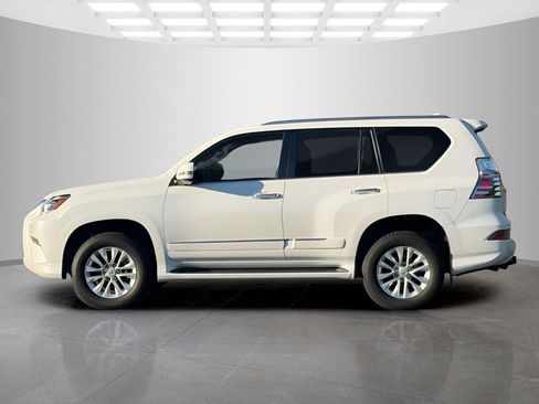 Used 2018 Lexus GX 460 Premium w/ Premium Package image 2