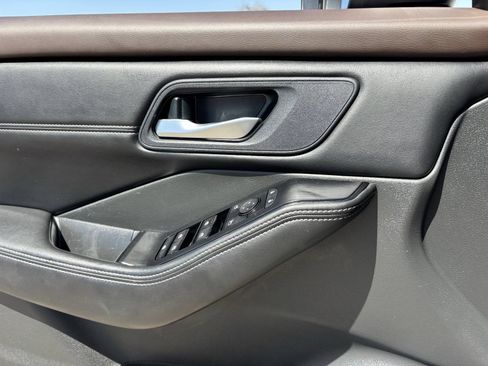 Certified 2023 Nissan Rogue SV w/ SV Premium B Package FWD image 23