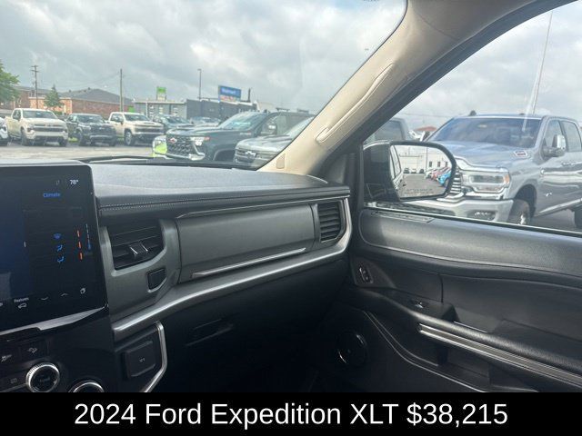 Used 2024 Ford Expedition XLT AWD/4WD image 22