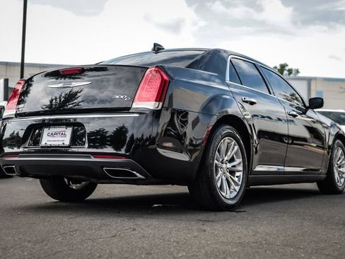 Used 2015 Chrysler 300 C RWD image 17