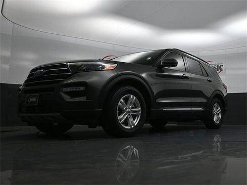 Used 2020 Ford Explorer XLT w/ Equipment Group 202A image 26