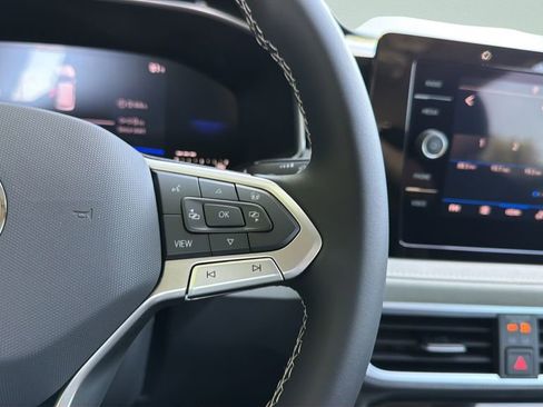 New 2026 Volkswagen Taos SE image 20