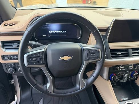 Used 2023 Chevrolet Suburban Premier AWD/4WD image 22