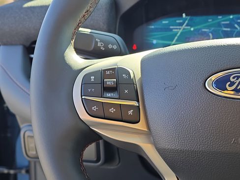 New 2026 Ford Explorer Active w/ Active Comfort Package image 16